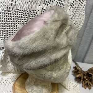 Vintage Elegant Fur Pillbox Trimmed Hat in Pink and Gray